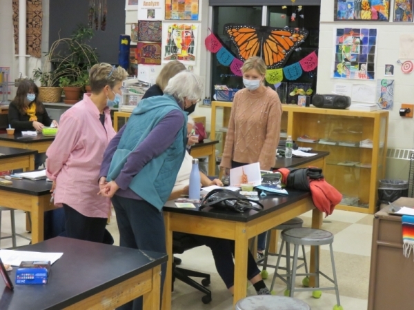 Drawing-class-Lincoln-School-Oct-21-IMG_9010-800x